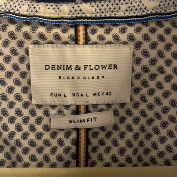 Mens size large Denim and flower slim fit short sleeve button up light blue - Picture 2 of 4